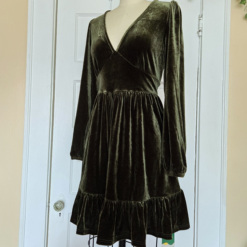 Halara - Rifle Green - L - Plunging Neck Ruffled Hem Velvet Mini Dress